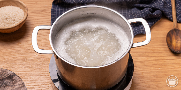No momento de preparar um arroz, a proporção de água é essencial para obter resultados ótimos