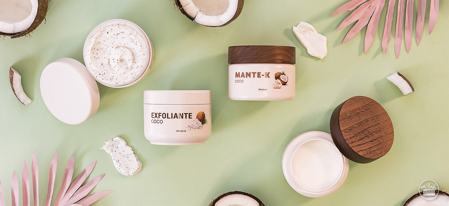 Dois produtos para o cuidado da sua pele: exfoliante e manteiga corporal de coco.  