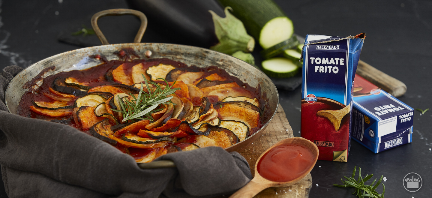 Experimente fazer uma deliciosa receita de ratatouille com tomate frito Hacendado.