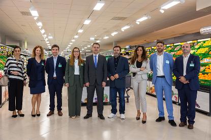 Executivo C.M. Braga e Junta de Freguesia de Nogueira, Fraião e Lamaçães com a equipa da Mercadona na abertura da nova loja