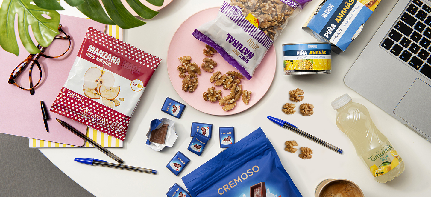 Dê uma vista de olhos à nossa seleção de snacks para petiscar no trabalho. 